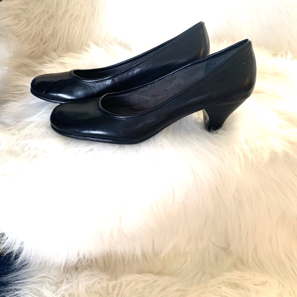 Aerosoles black pumps
